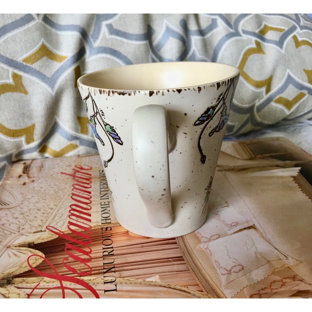 ⬇️ 2 avail. NWOT Beautiful Engraved Bird Mug - Picture 2 of 4